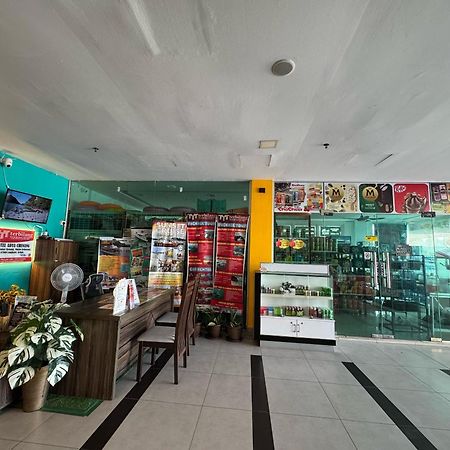 Hotel Adya Express Chenang Pantai Cenang Kültér fotó