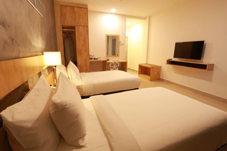 Hotel Adya Express Chenang Pantai Cenang Kültér fotó