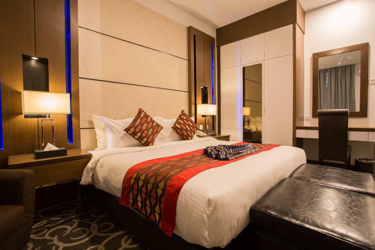 Hotel Adya Express Chenang Pantai Cenang Kültér fotó