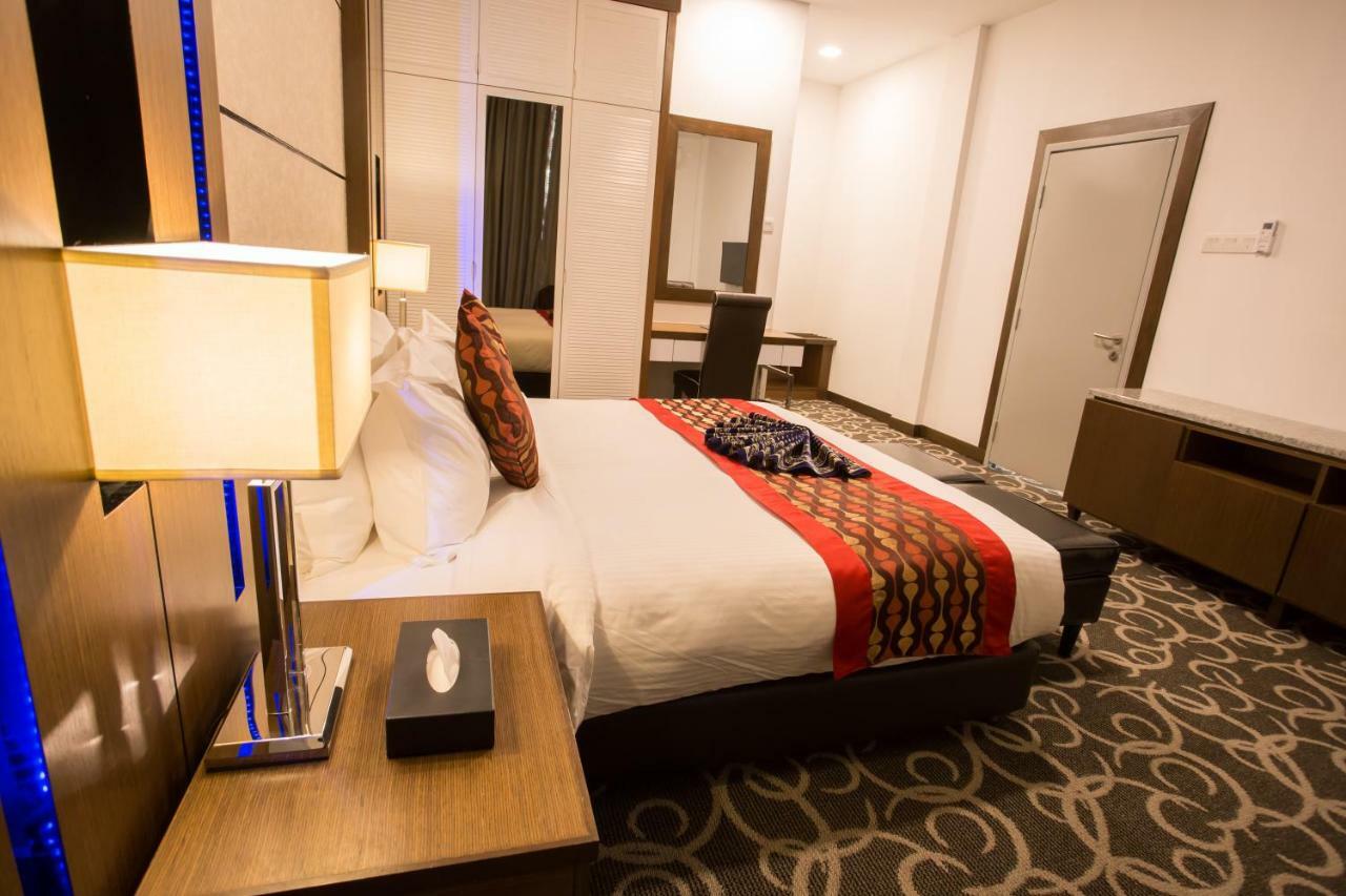 Hotel Adya Express Chenang Pantai Cenang Kültér fotó